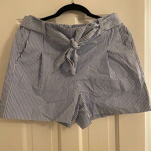 Bow pleated shorts- never worn!
